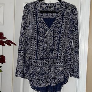 Gorgeous Lucky brand shirt! Navy and cream.